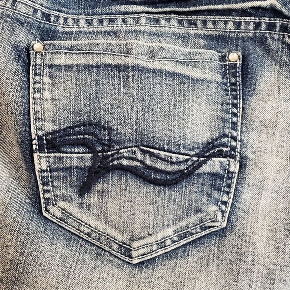 3 for $25 BONGO Jean Shorts - Picture 6 of 7